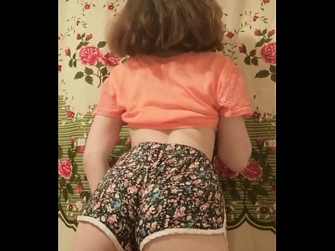 ❤️ Sexy jonge babe dy't har koarte broek op 'e kamera útstrielet Seks by wy ❌