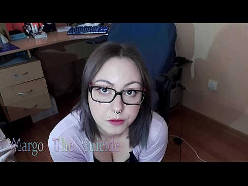 ❤️ Sexy famke mei bril sûget dildo djip op kamera Seks by wy ❌